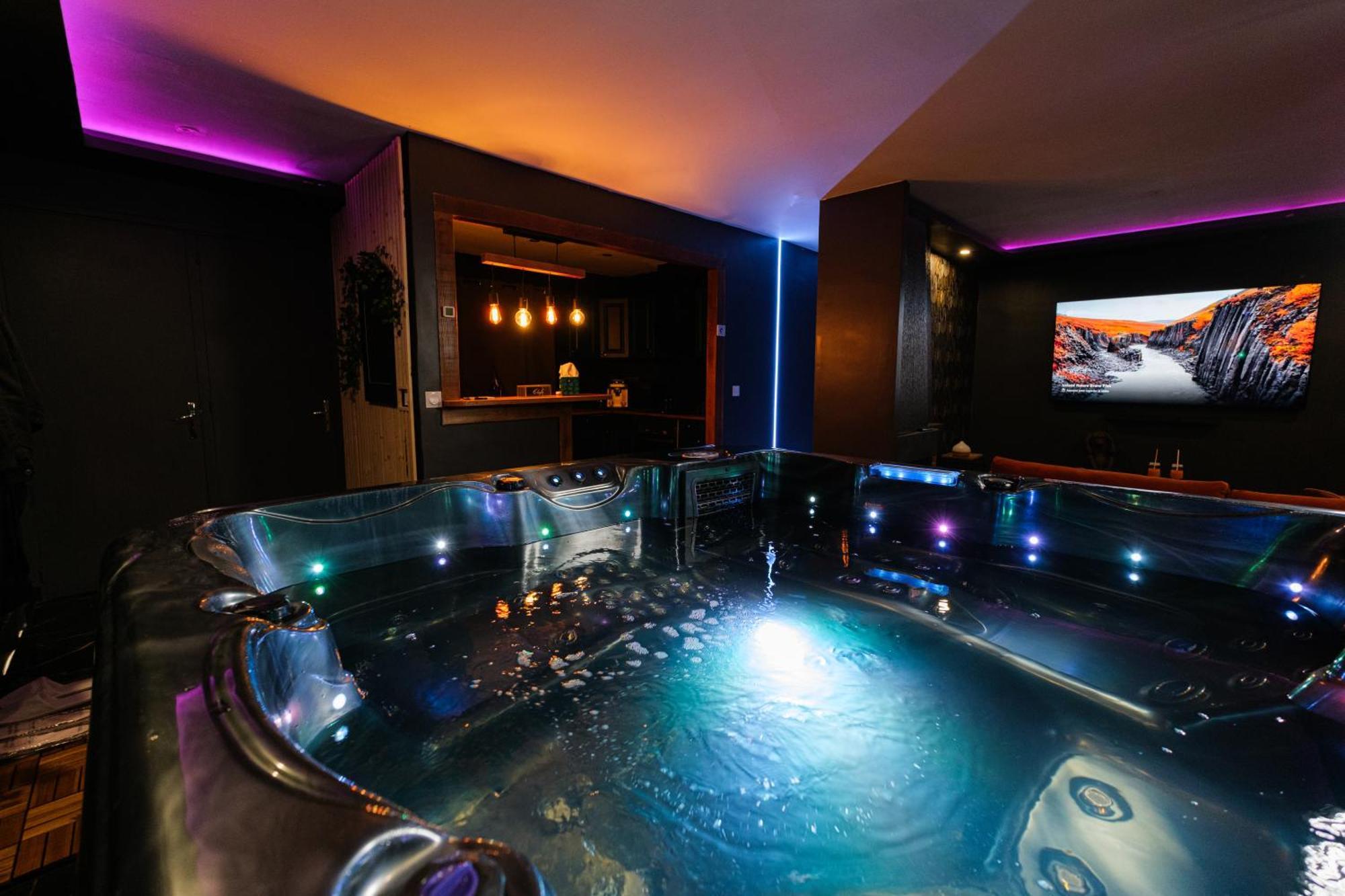 L Escale Jacuzzi Et Sauna エヴルー エクステリア 写真