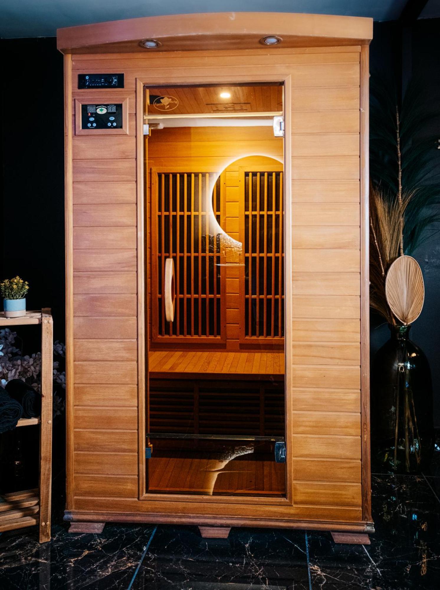 L Escale Jacuzzi Et Sauna エヴルー エクステリア 写真